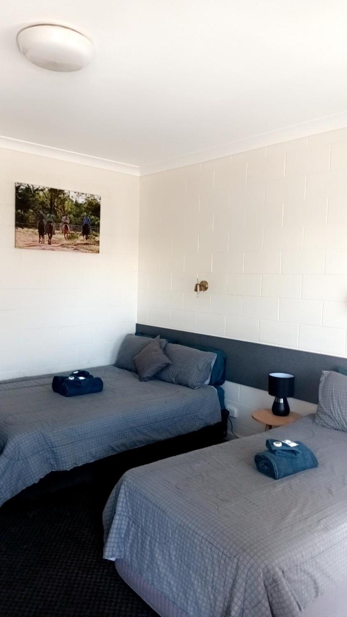 Central Point Motel Mount Isa Exterior photo